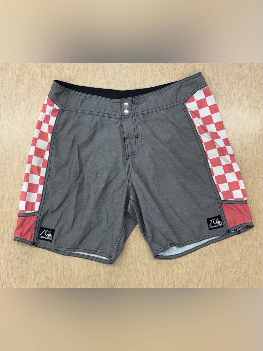 Vintage Quiksilver checkered 7” boardshorts